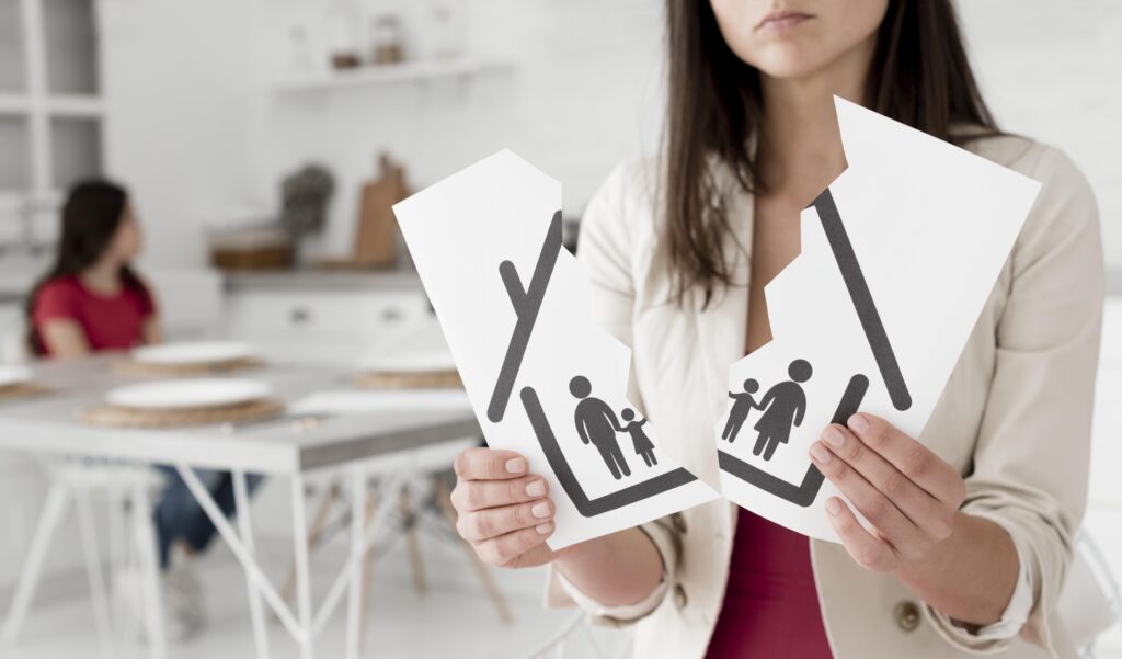 Descrever as exclusões de um sistema familiar e ou organizacional.